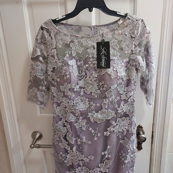 LA FEMME Lavender Purple Embroidered Floral Lace Sheath Dress - Picture 2 of 8
